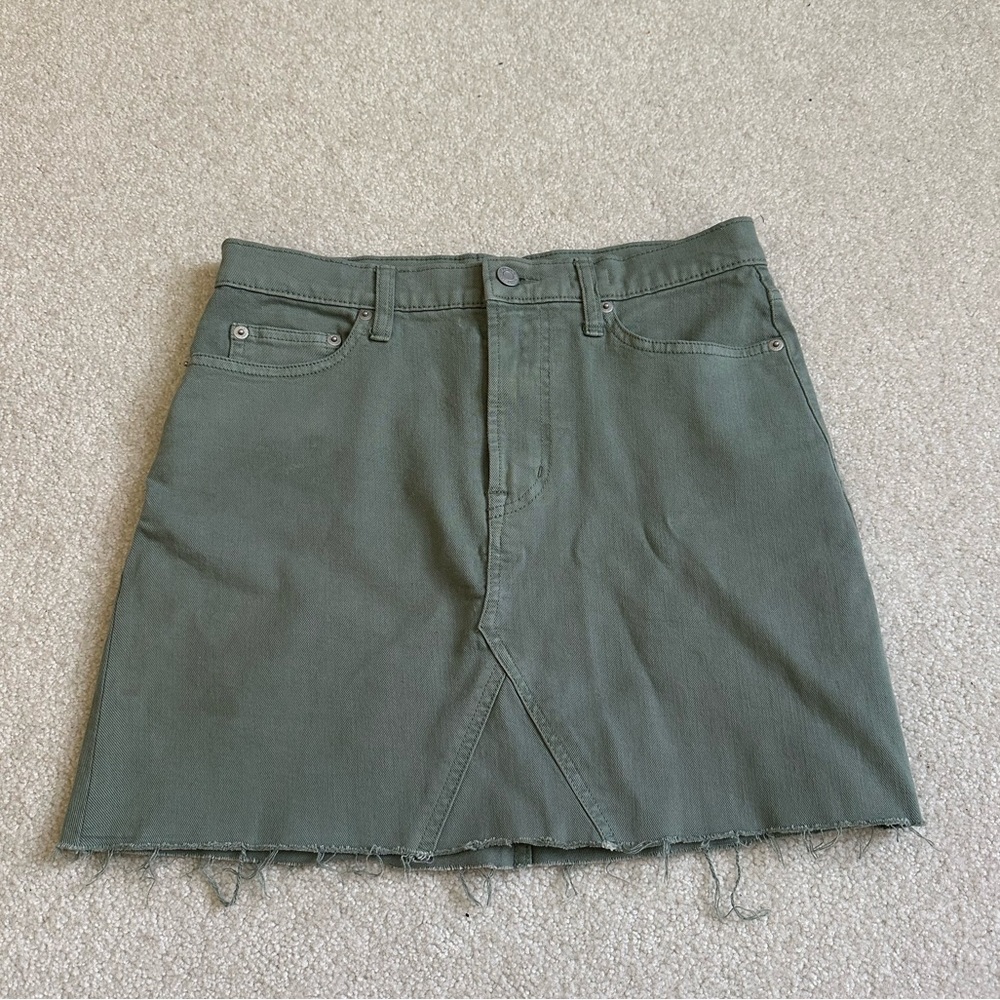 Green denim gap skirt 28 inch waist